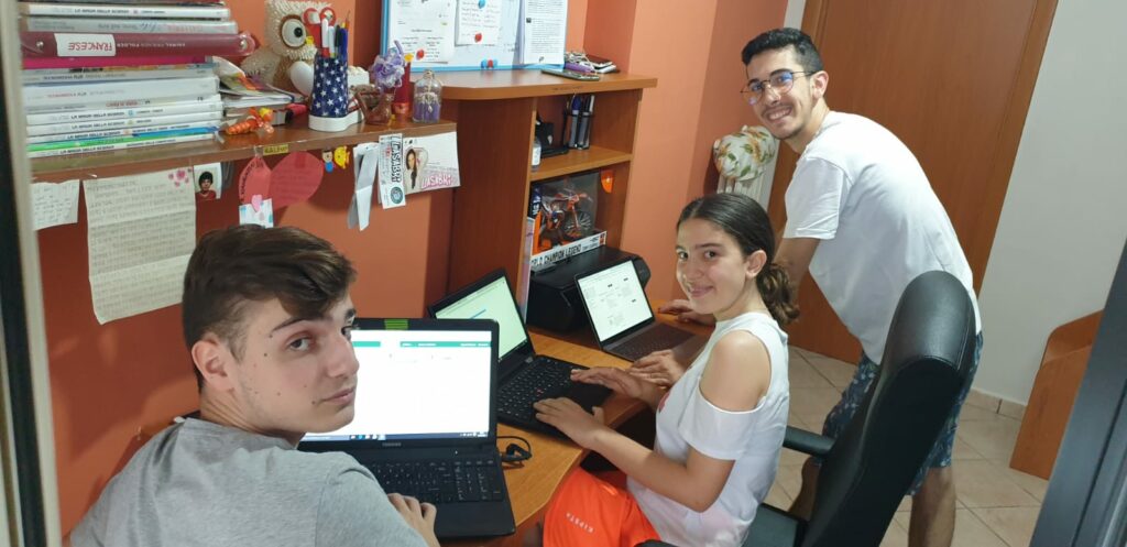 Chi è Simone Perez? Imprenditore Digitale, iniziato nel 2018 come elettricista , per poi negli anni aprire varie agenzia in Italia