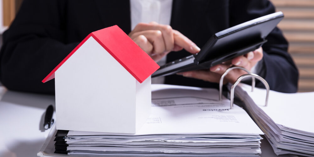 Scopri i corsi e-learning in property management per migliorare le tue competenze e gestire con successo le proprietà in Italia. Consulenze personalizzate e formazione continua con Solutions For PM.